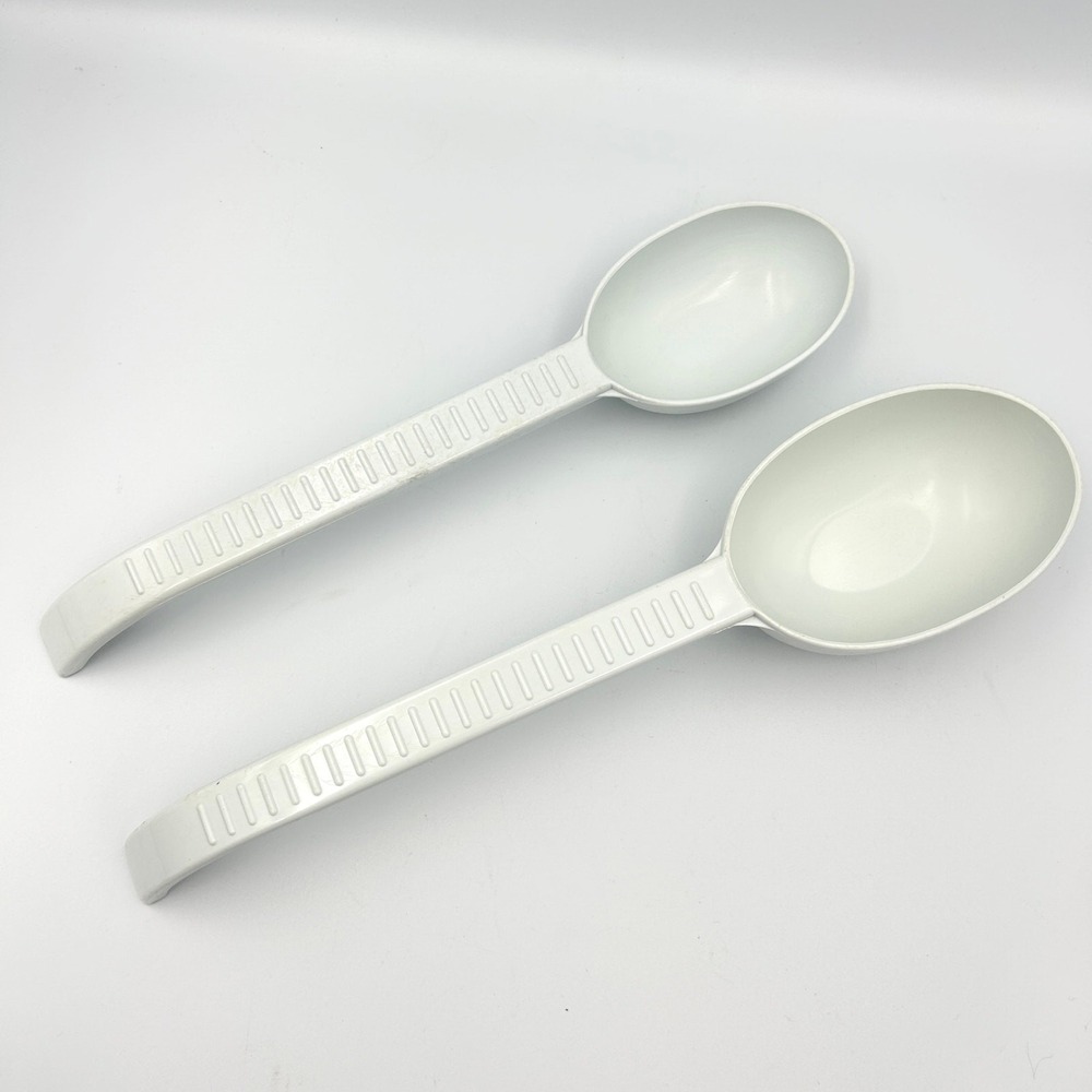 Vintage Original Weight Watcher Measuring Scoops 1 Cup 1/2 Cup White Made in USA